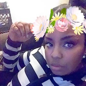 Meet your Posher, Ella